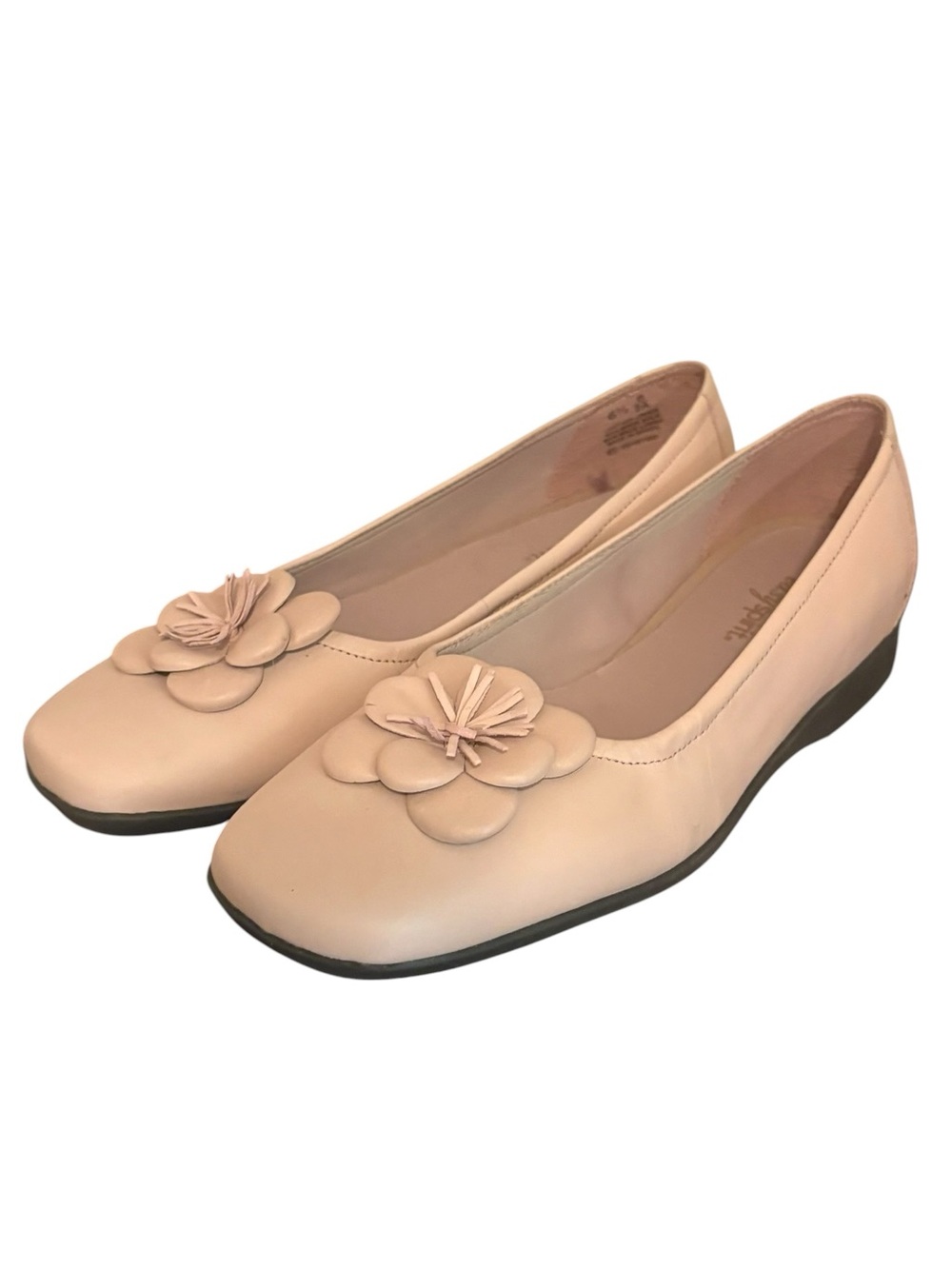 Easy Spirit Flats